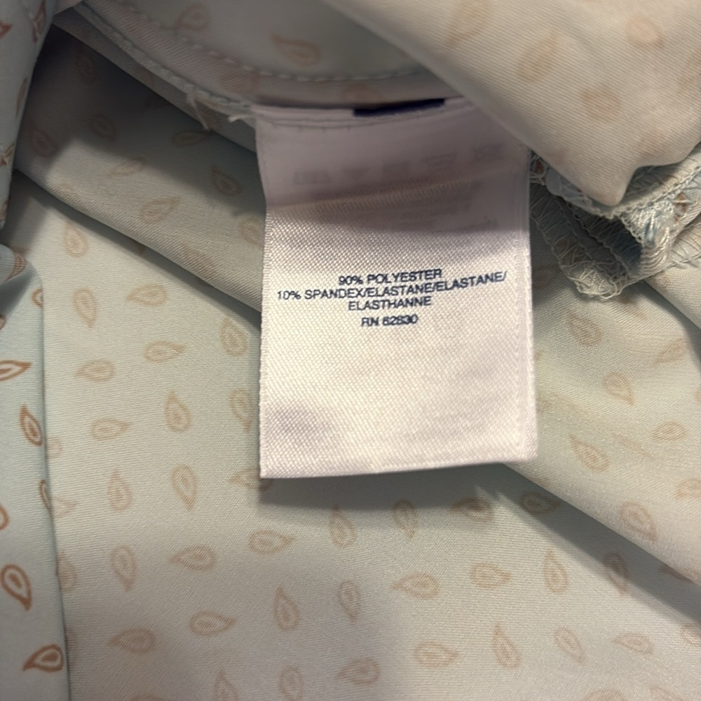 Lands End women’s button down shirt. Poly/Spandex blend.  Size L - Picture 7 of 7